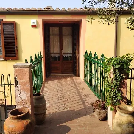 Il Casale Del Cortonese 사사리